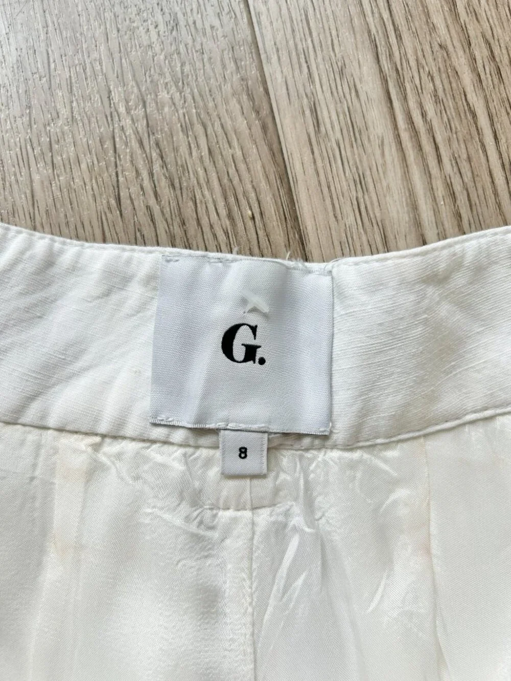 G. Label by Goop High Waisted Edlin Tailored Linen Shorts in White Size 8 - Picture 4 of 10
